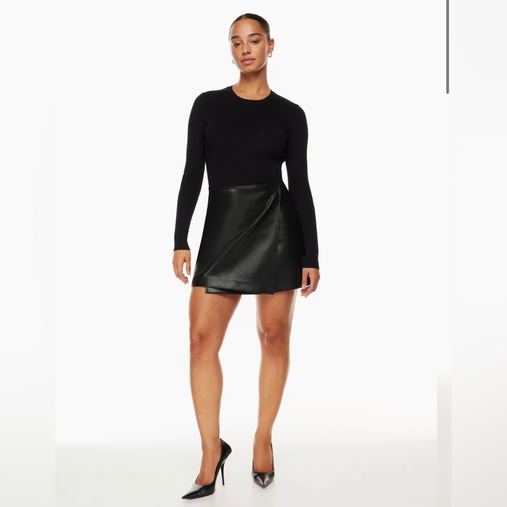 Aritzia leather skirt